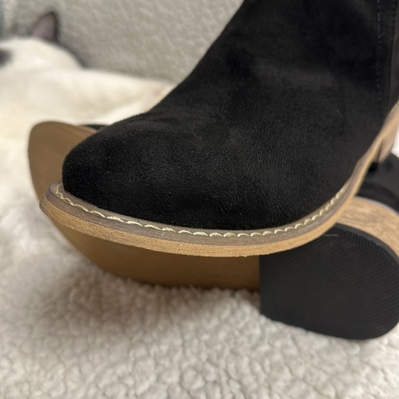 NWOT Seven7 Cisco Kid Bootie Size 6, round toe ankle booties - Picture 6 of 6